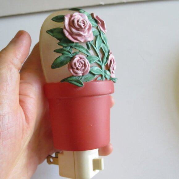 Roses in Pot Nightlight 6" tall - Picture 4 of 12